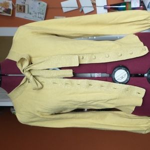 Golden yellow, women's medium, sweater